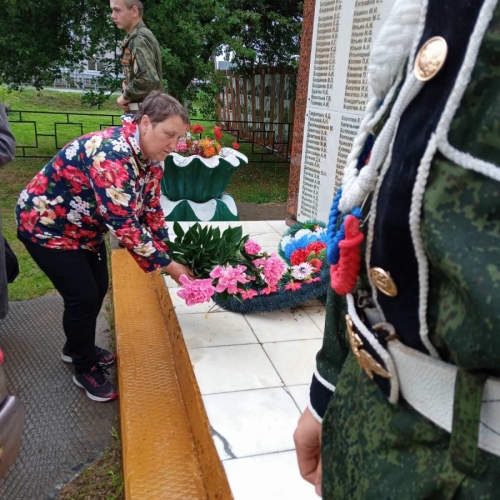 Возле памятника ВОВ -22.06.2022 года  прошел митинг, посвященный Дню памяти и скорби